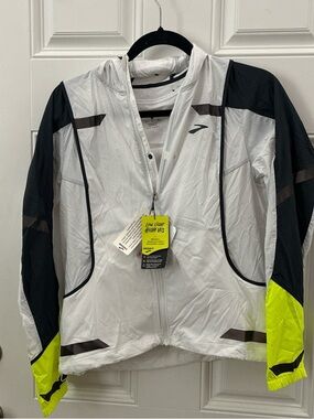Brooks Lightweight White & Neon Yellow Running Jacket  size Med NWT